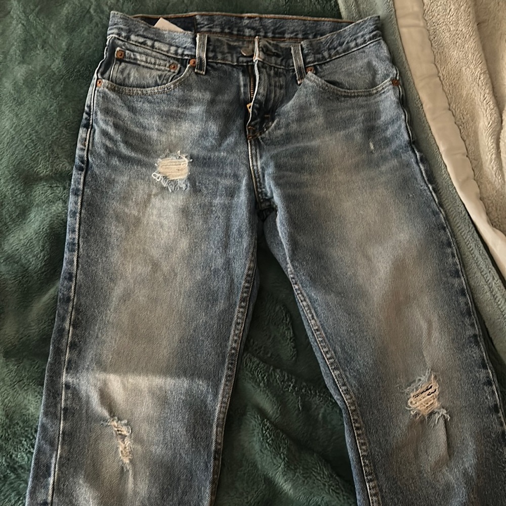Levi’s ripped jeans